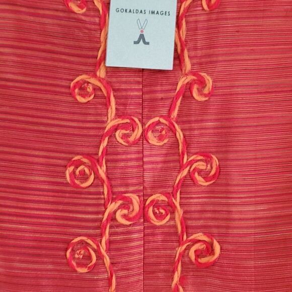 GOKALDAS IMAGES, silk blouse‎ size small. This lovely blouse has an Asian… - Picture 2 of 11